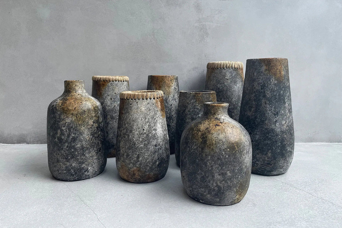 The Sneaky Vase - Antique Grey - S