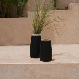 The Sneaky Vase - Black Natural - S