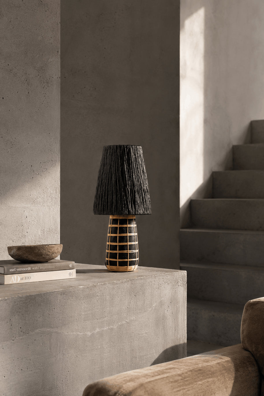 The Naxos Table Lamp - Black/Natural