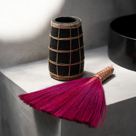 The Cutie Vase - Black Natural - S