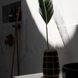 The Cutie Vase - Black Natural - S