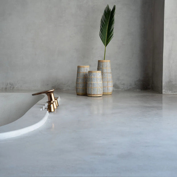 The Cutie Vase - Concrete Natural - M
