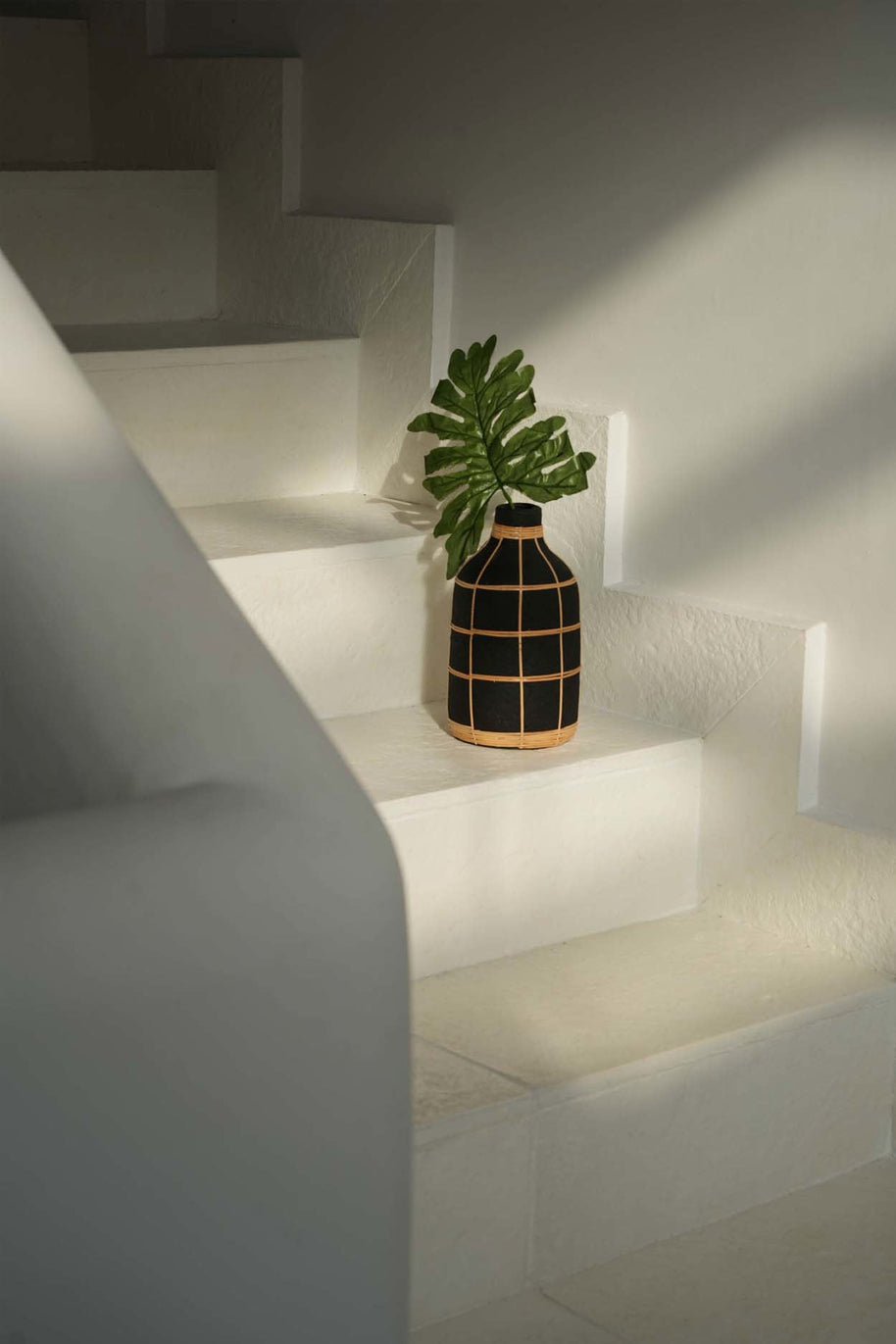 The Whoopy Vase - Black/Natural - L