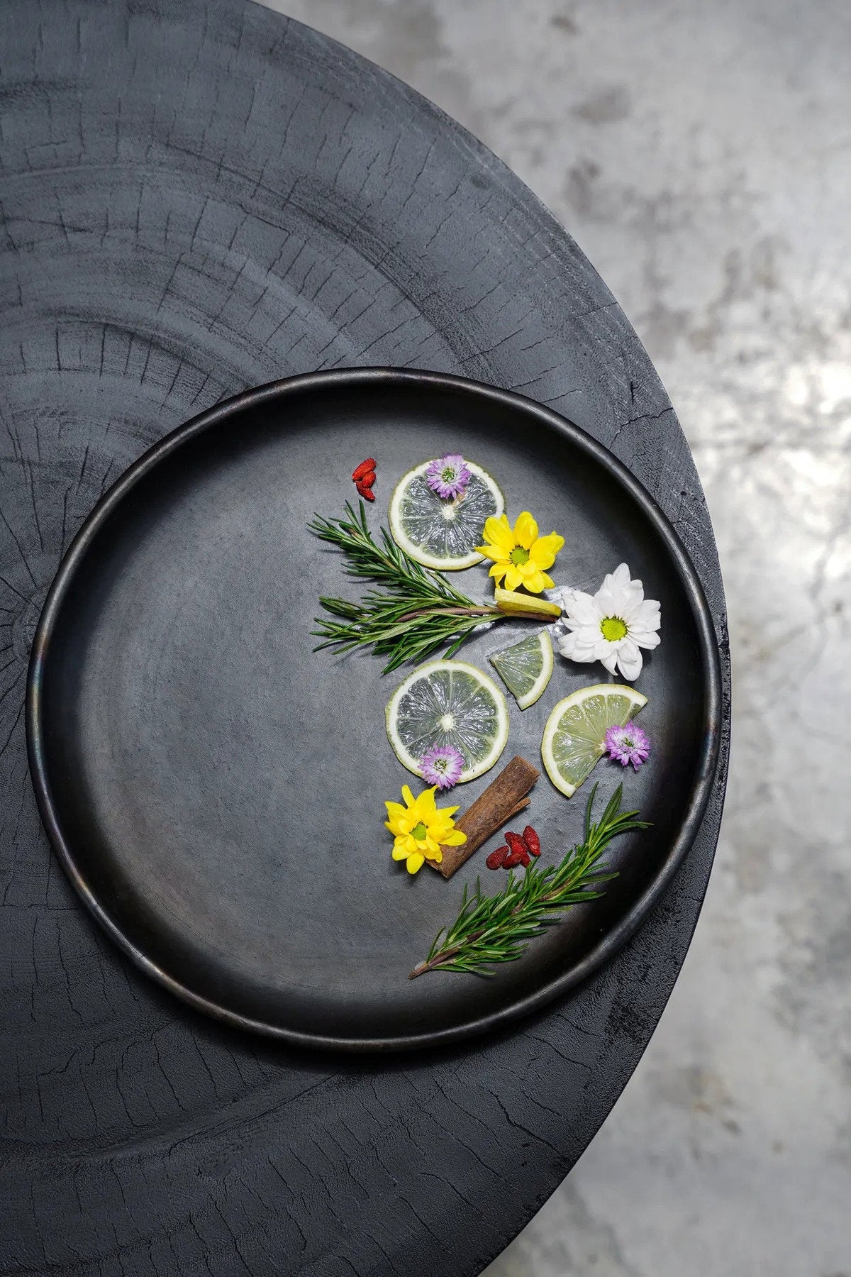 The Burned Classic Plate - Black - L