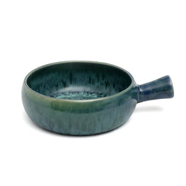 The aqua casserole dish with handle