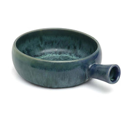The aqua casserole dish with handle